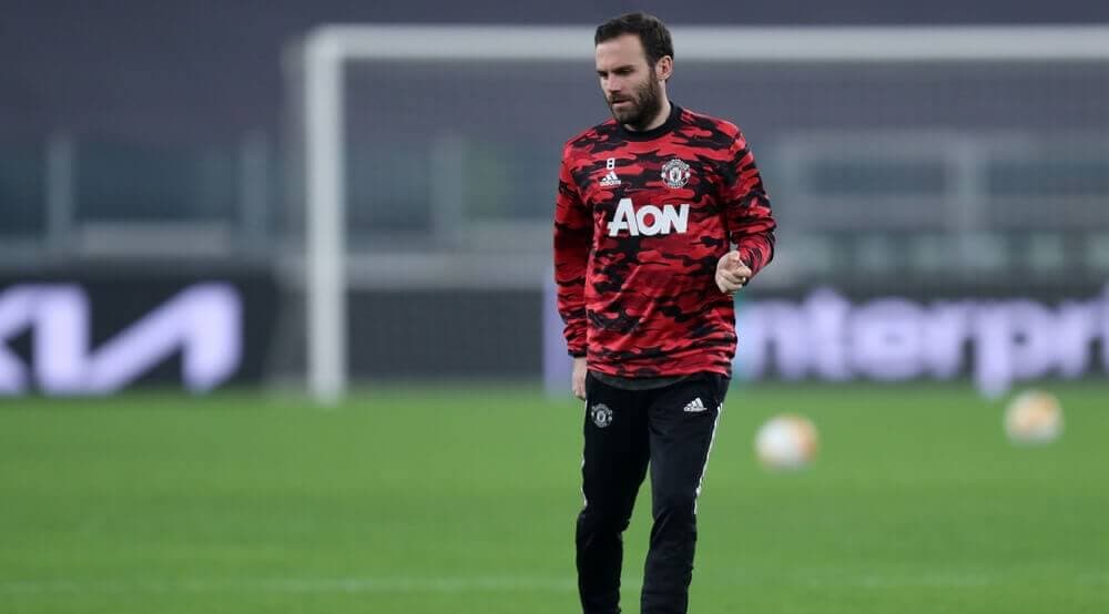 MEN: Mata zvažuje zimný odchod z Old Trafford