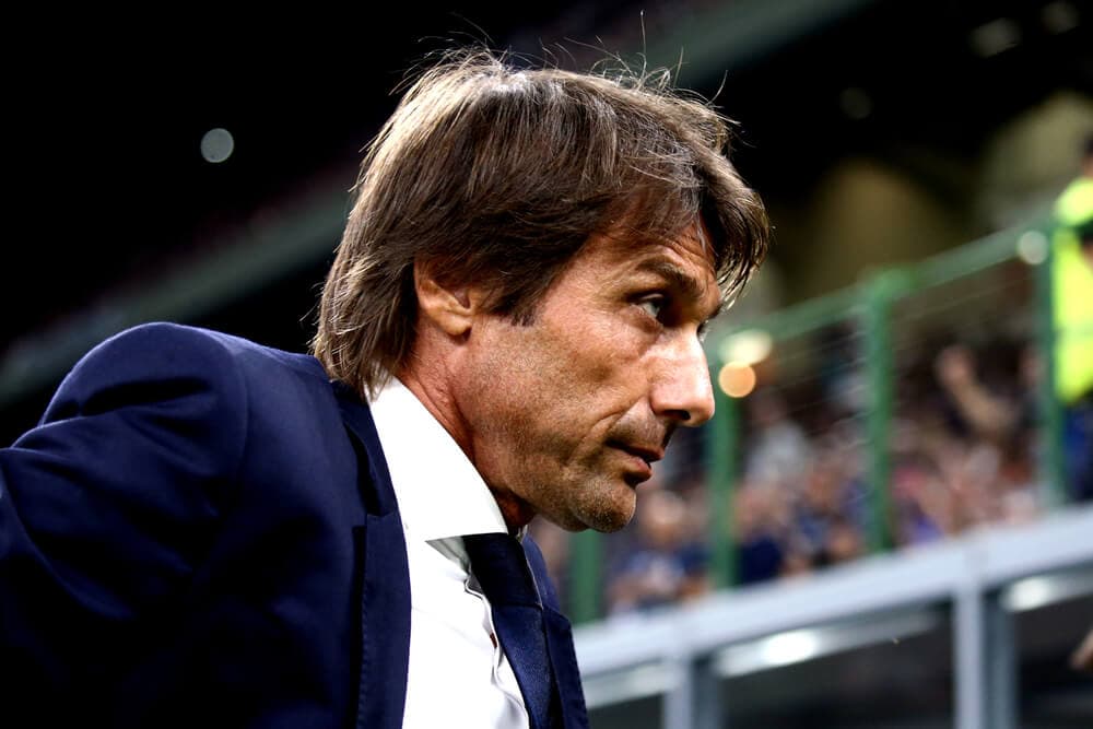 Conte by nebol vhodným manažérom pre United, myslí si Neville