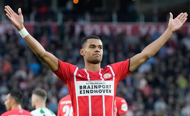 Blíži sa Gakpov prestup do United? Rokovania napredujú rýchlo