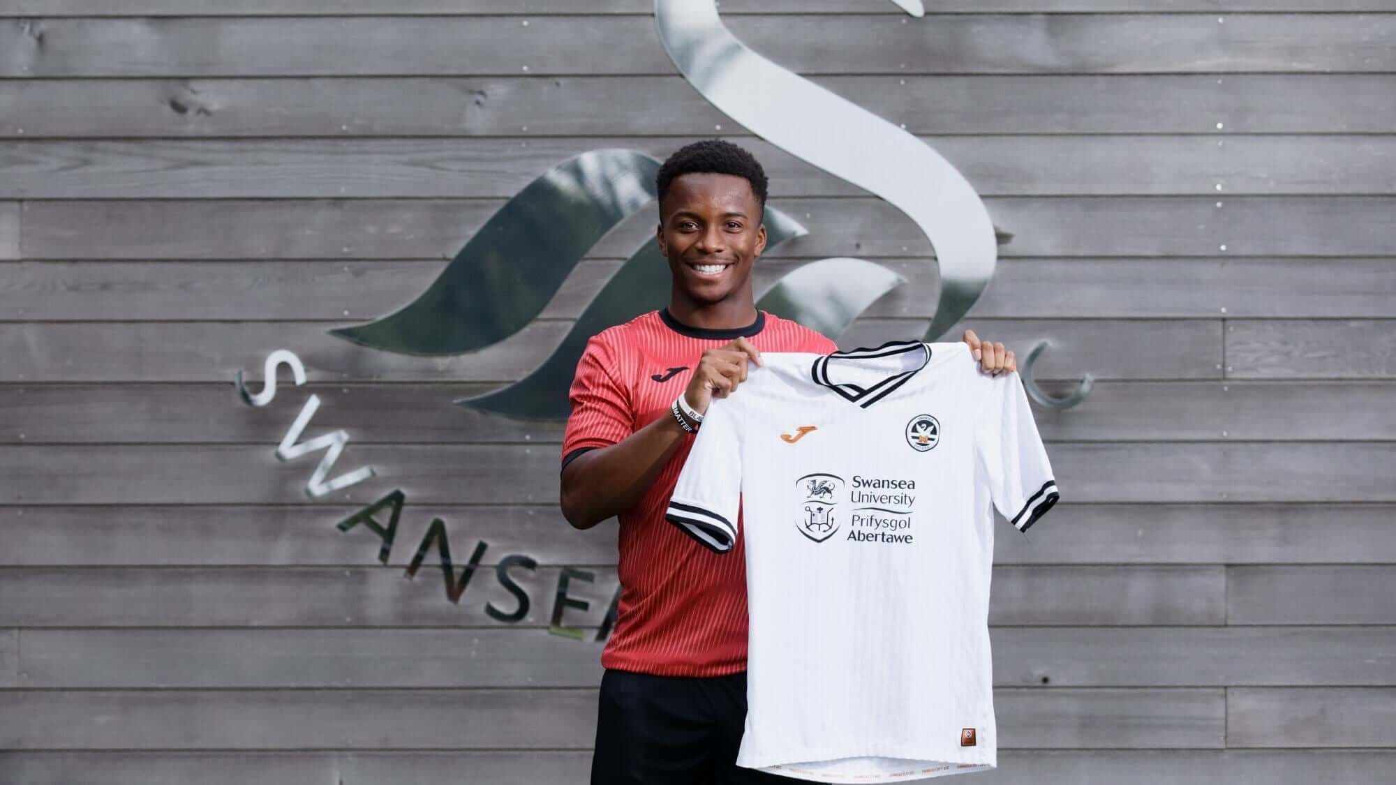 Oficiálne: Laird bude hosťovať vo Swansea City