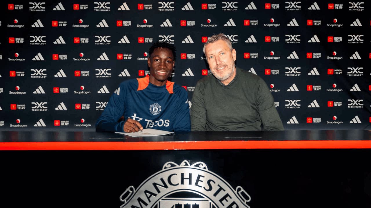 Oficiálne: Manchester United získal mladého stredopoliara Koného