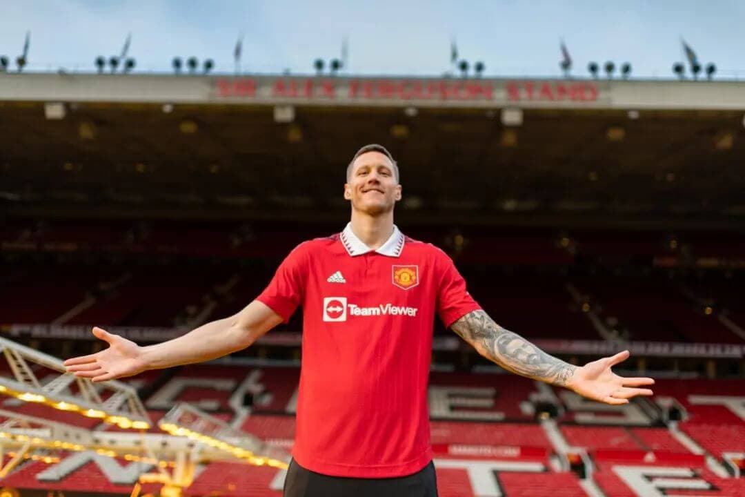 Weghorst o výbere čísla a záujme Red Devils
