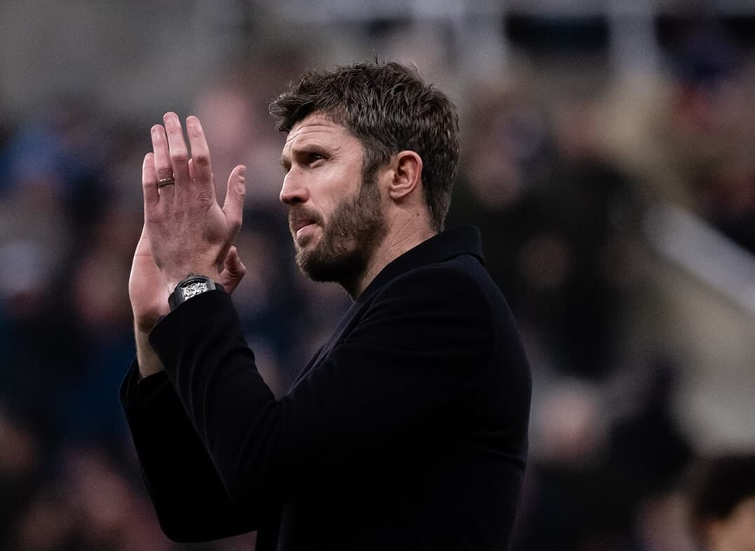 Carrick má v súboji o trénerský post dvoch hlavných konkurentov