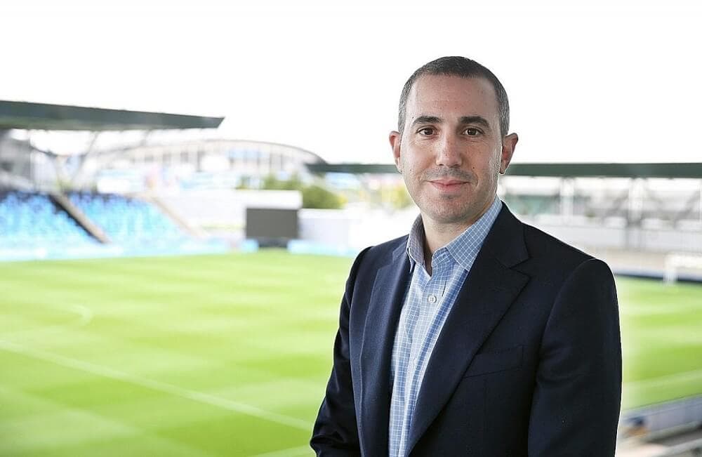 Oficiálne: Omar Berrada vymenil ManCity za Manchester United