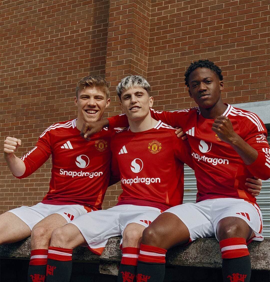 Oficiálne: Manchester United predstavil nové dresy pre sezónu 2024/2025